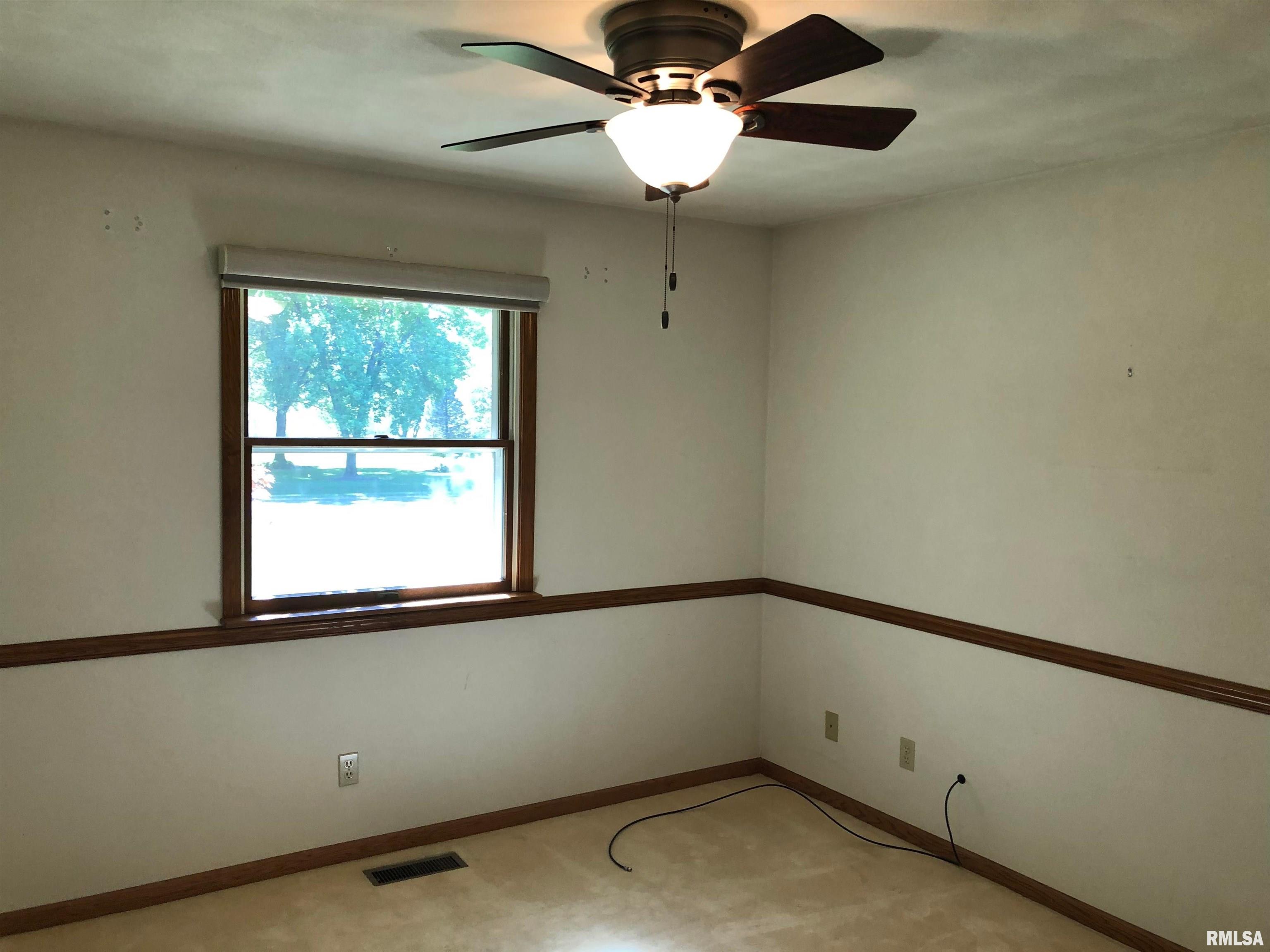 9711 Countryside Lane Edwards, IL 61528 - Photo 11 of 20 Gallery Image 11