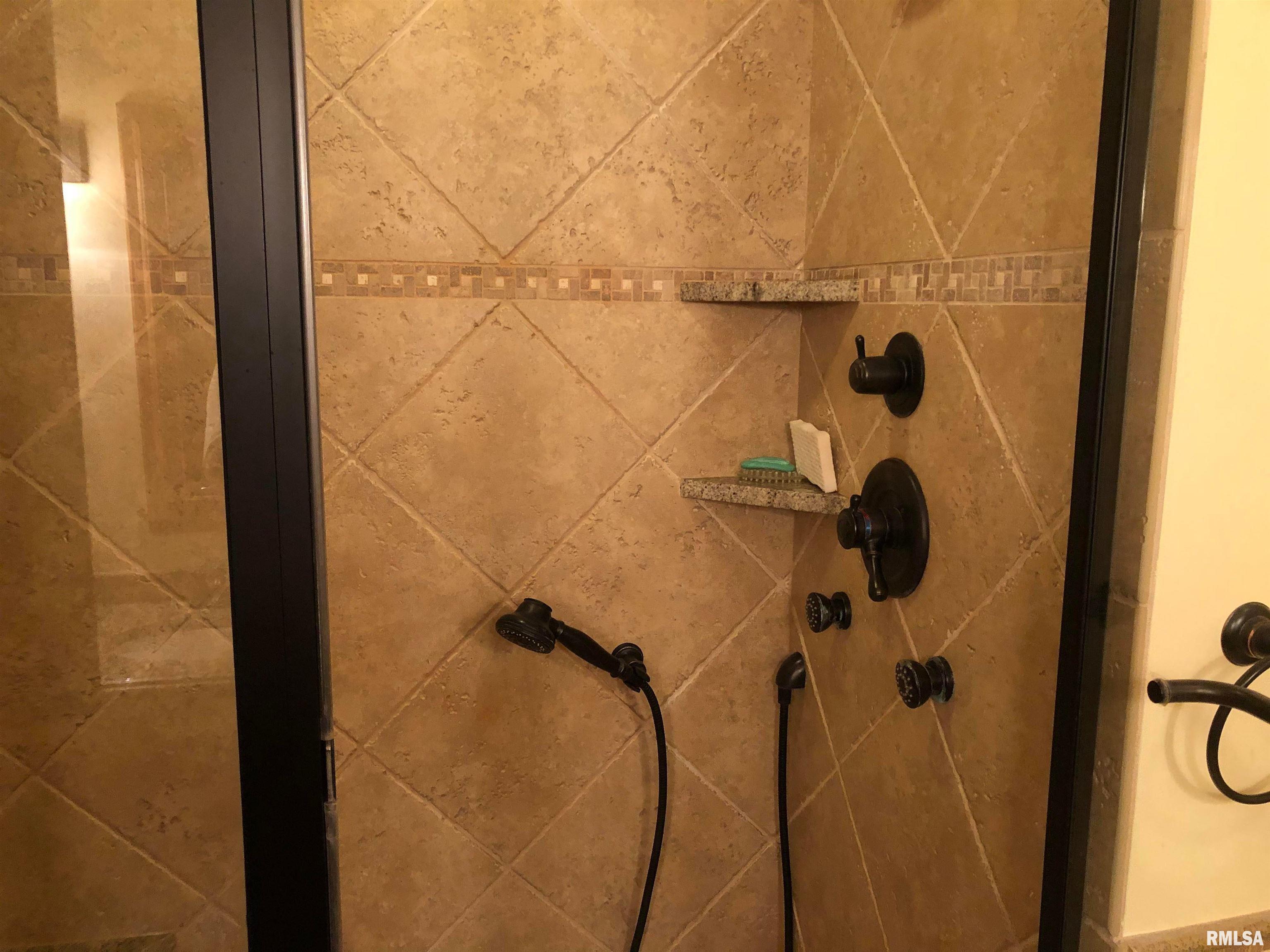 9711 Countryside Lane Edwards, IL 61528 - Photo 15 of 20 Gallery Image 15