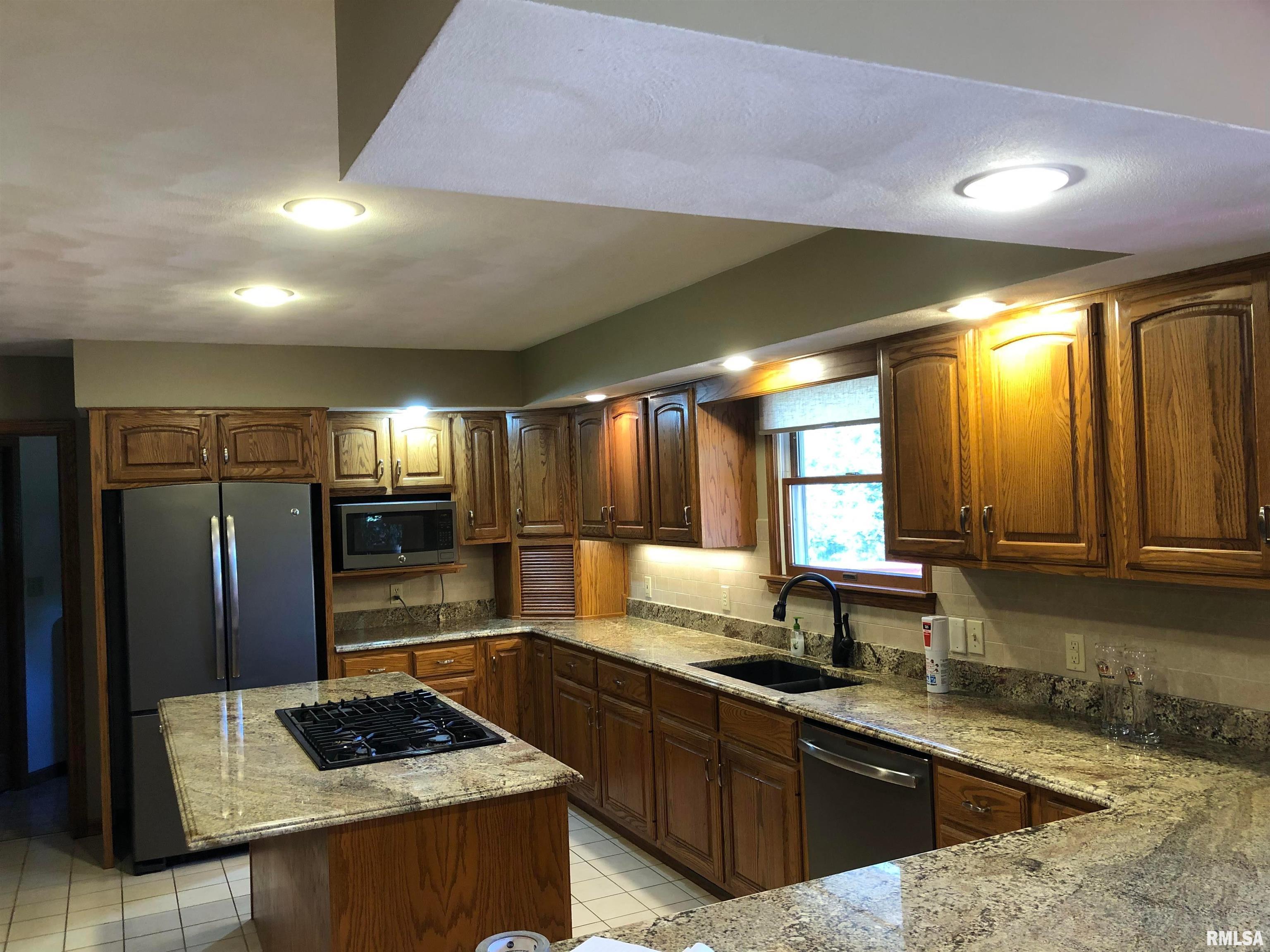 9711 Countryside Lane Edwards, IL 61528 - Photo 5 of 20 Gallery Image 5