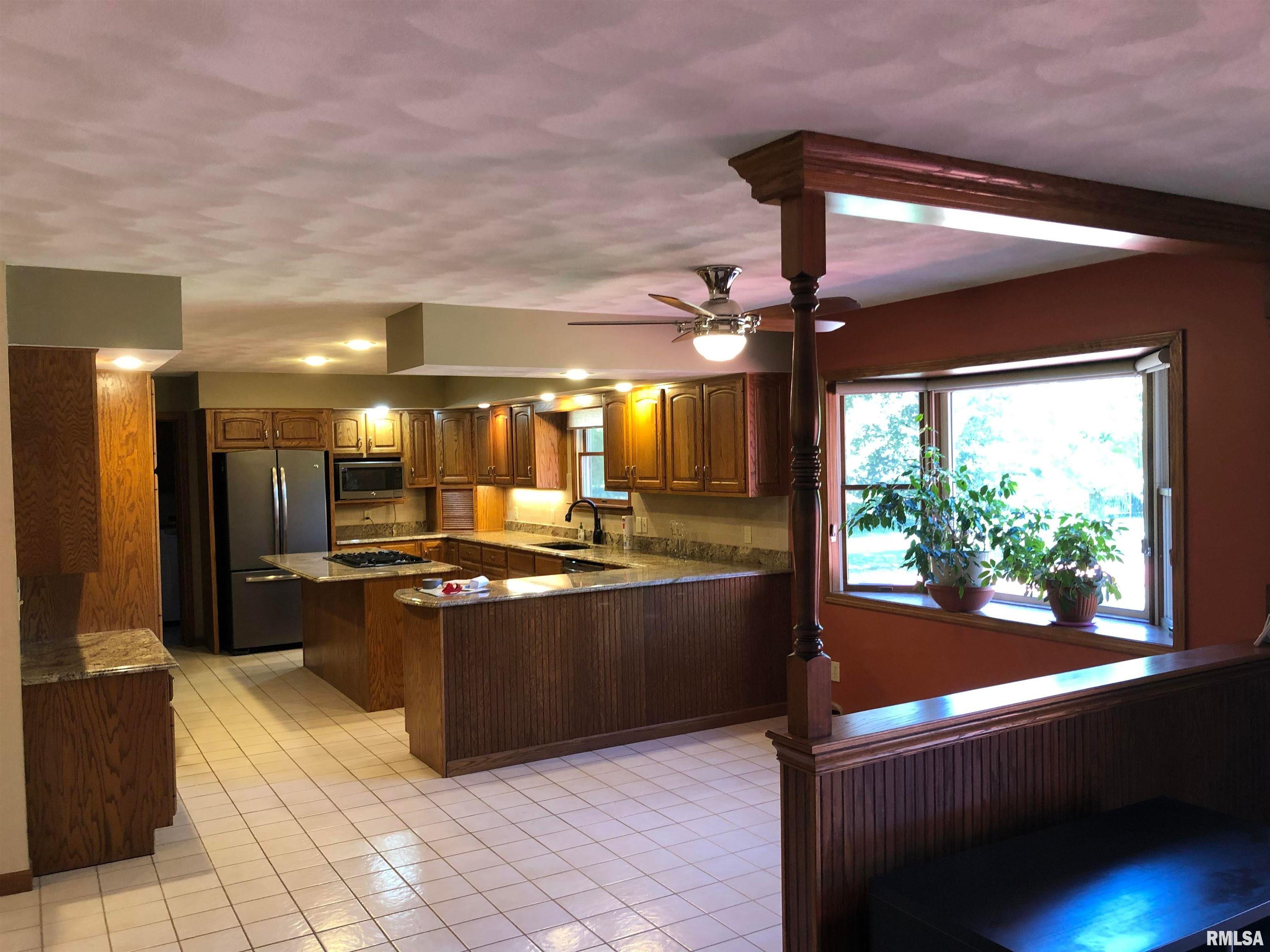 9711 Countryside Lane Edwards, IL 61528 - Photo 6 of 20 Gallery Image 6