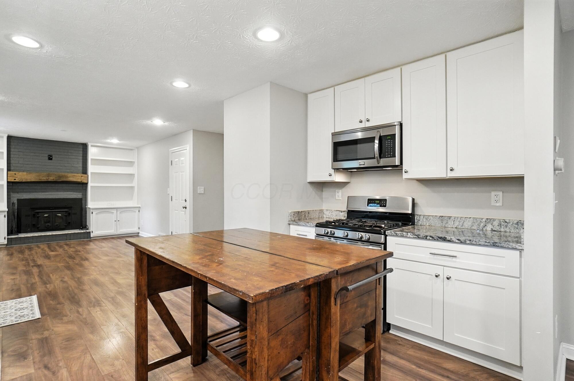 2269 Fishinger Road Upper Arlington, OH 43221 - Photo 19 of 107 cabinets and drawers are slow-close