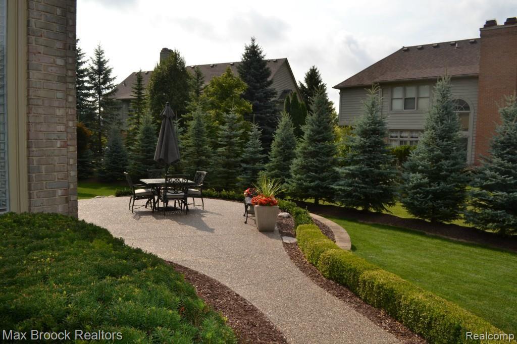 3077 Mapleridge Court Rochester Hills, MI 48309 - Photo 11 of 49