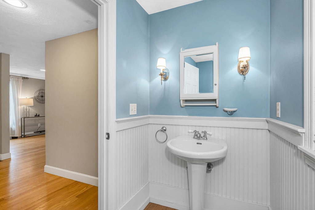 4 Coleman Road Newbury, MA 01922 - Photo 14 of 42 a bathroom with a sink and a mirror