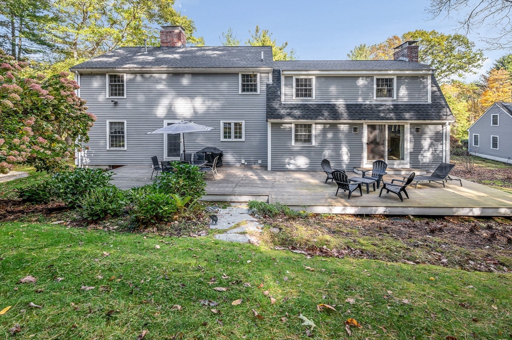 4 Coleman Road Newbury, MA 01922 - Photo 41 of 42 a front view of a house with garden