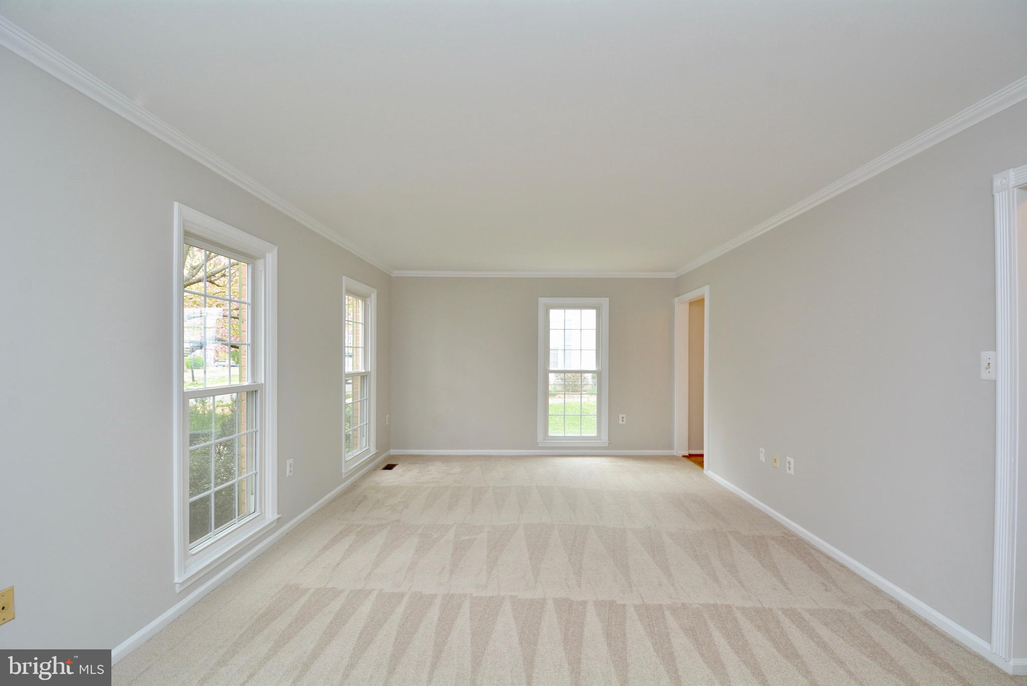 5662 Ridge View Drive Alexandria, VA 22310 - Photo 17 of 43 Family room on Main