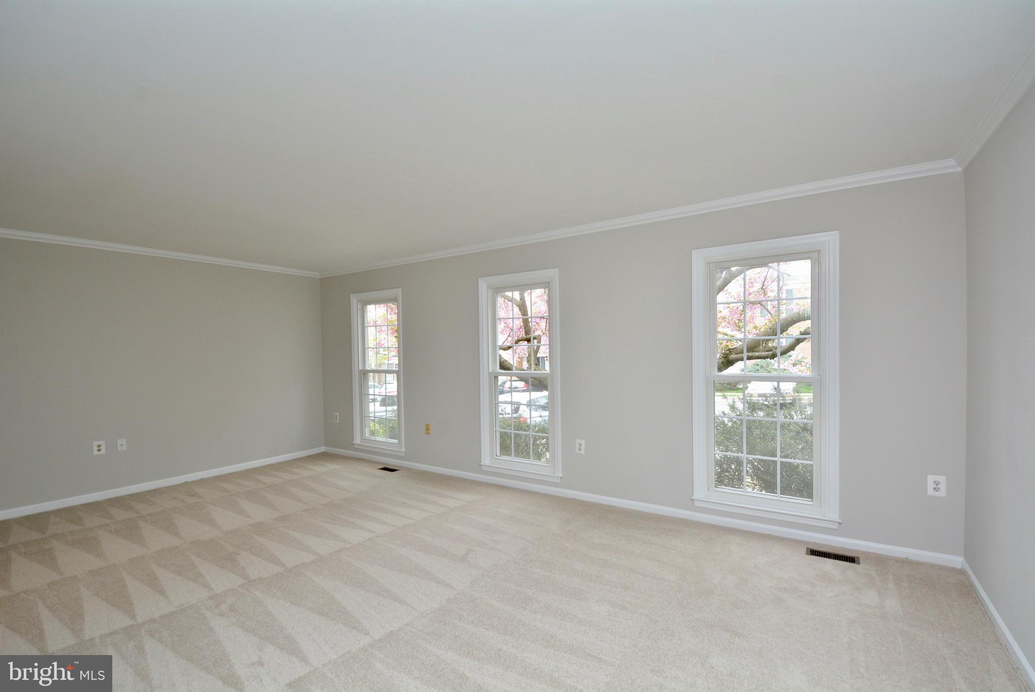 5662 Ridge View Drive Alexandria, VA 22310 - Photo 18 of 43 Family Room on Main