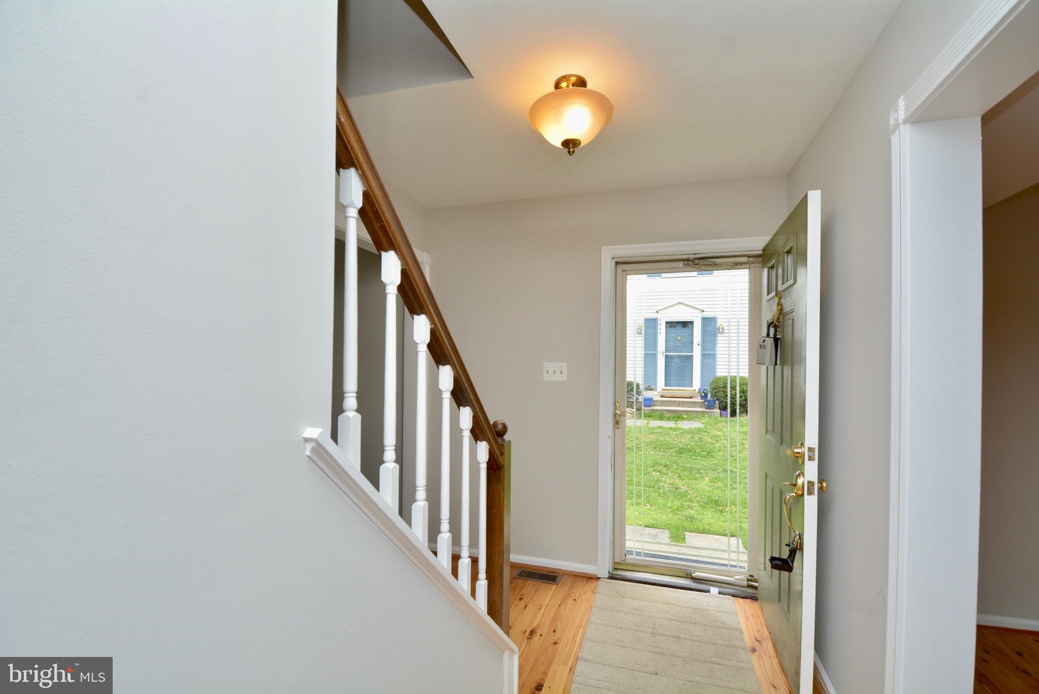 5662 Ridge View Drive Alexandria, VA 22310 - Photo 5 of 43 Foyer with stairs up