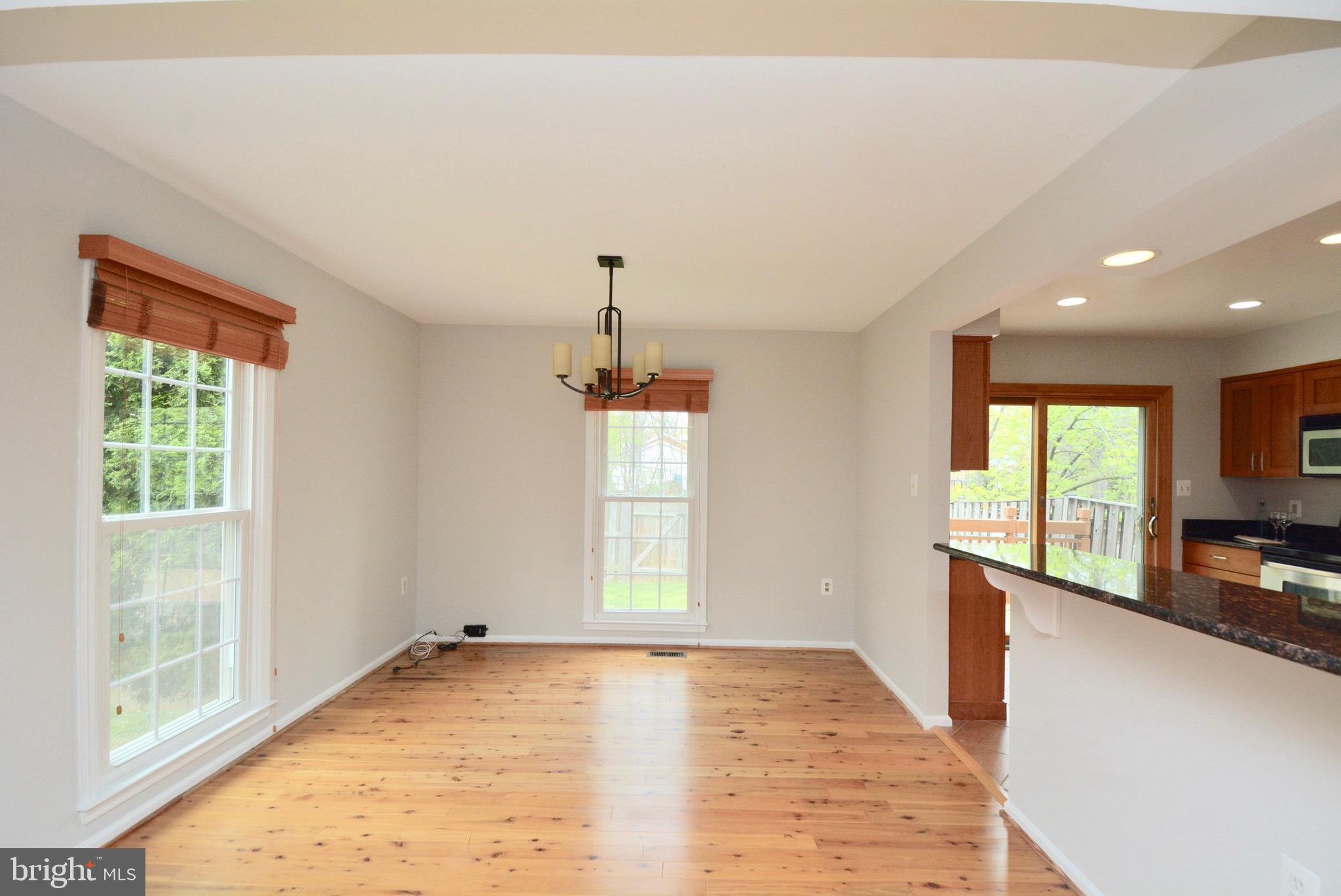 5662 Ridge View Drive Alexandria, VA 22310 - Photo 6 of 43 Large Eat In Kitchen
