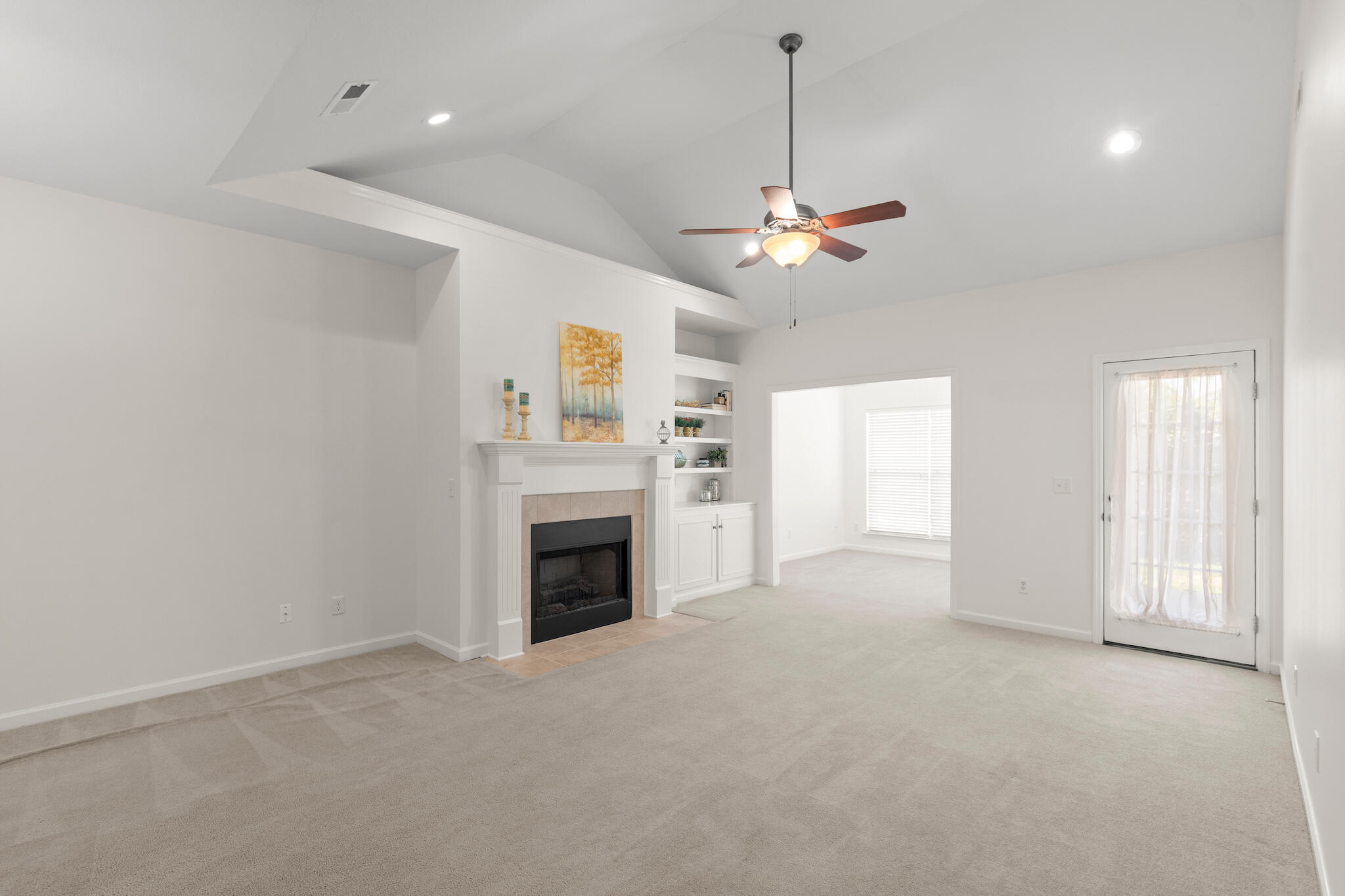 8264 Chula Creek Road Chattanooga, TN 37421 - Photo 4 of 35 Living Room