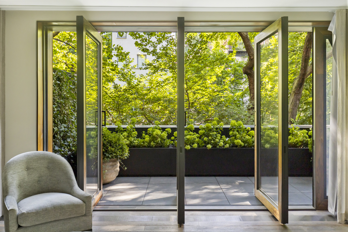 451 West 24th Street Manhattan, NY 10001 - Photo 11 of 13