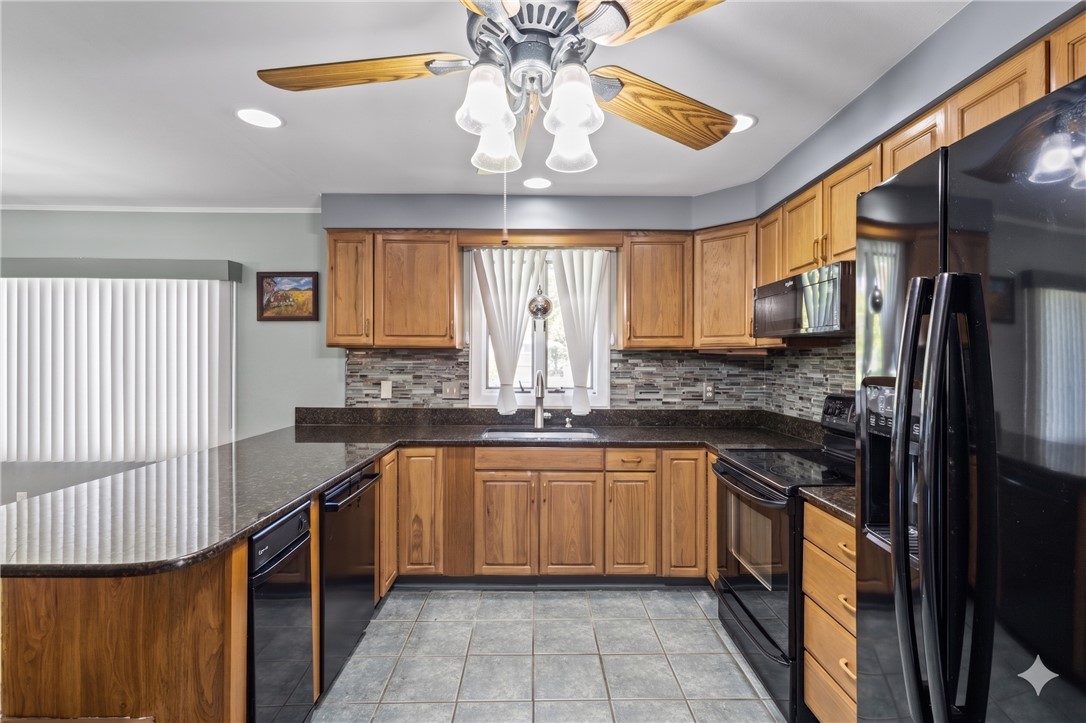 15 Hanley Lane Warren, RI 02885 - Photo 7 of 22
