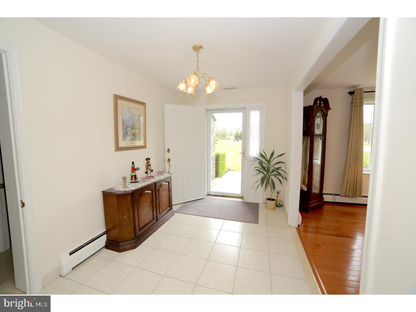 643 Dutch Mill Road Newfield, NJ 08344 - Photo 2 of 25 Foyer