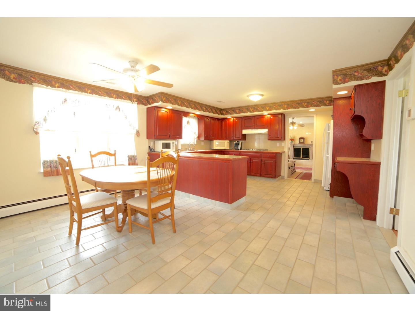 643 Dutch Mill Road Newfield, NJ 08344 - Photo 3 of 25 Kitchen