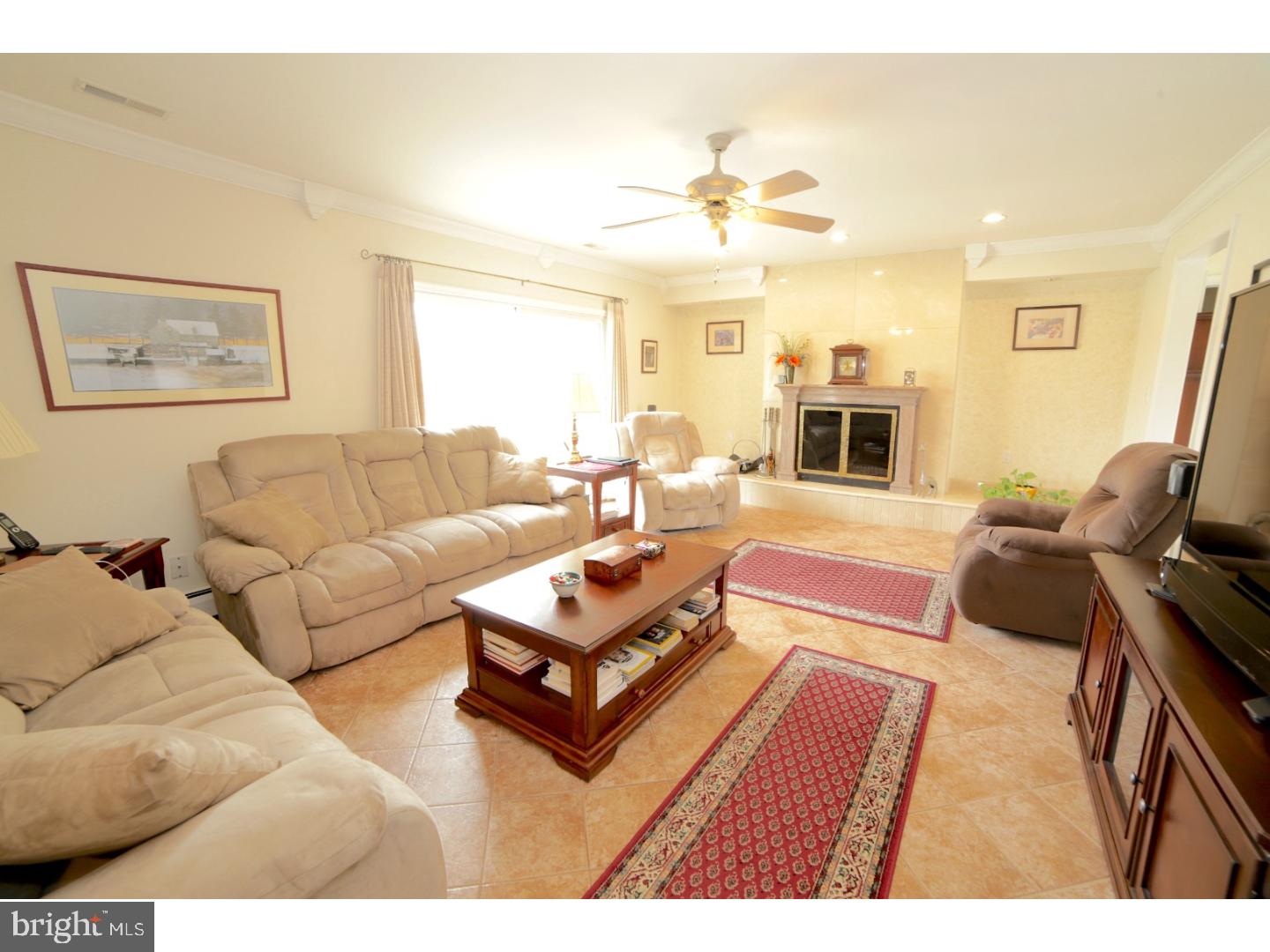 643 Dutch Mill Road Newfield, NJ 08344 - Photo 9 of 25 Family Room