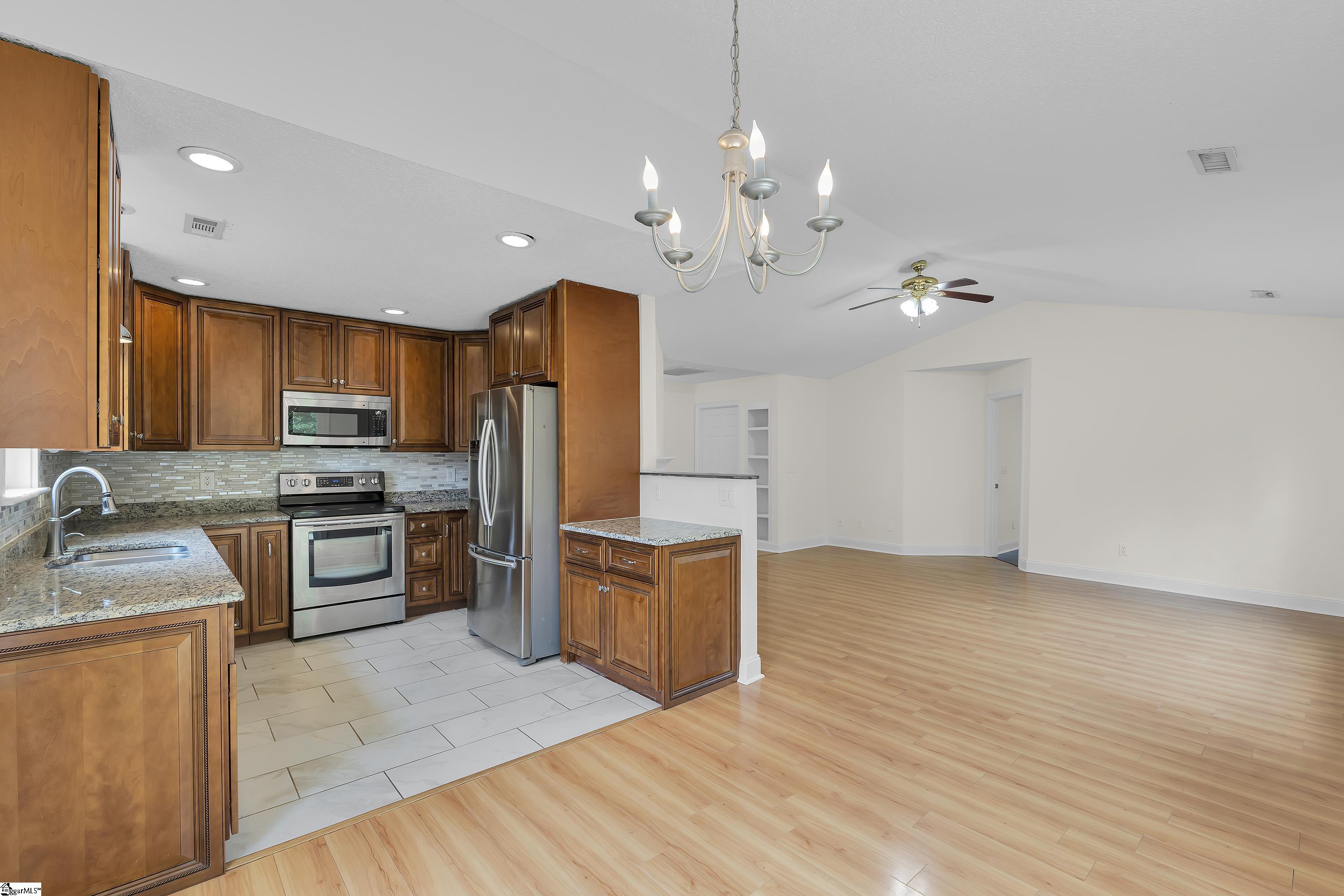 4 Raleigh Court Simpsonville, SC 29681 - Photo 6 of 24