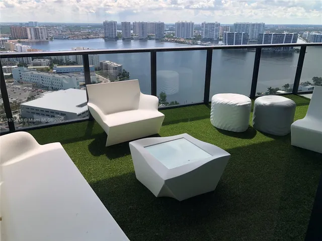$7,490,000 | 18555 Collins Avenue, Unit 2903, Sunny Isles Beach, FL 33160