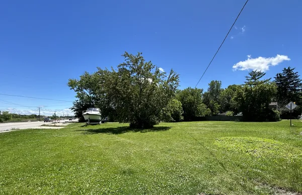 $99,000 | 37570 Highway 12, Spring Grove, IL 60081