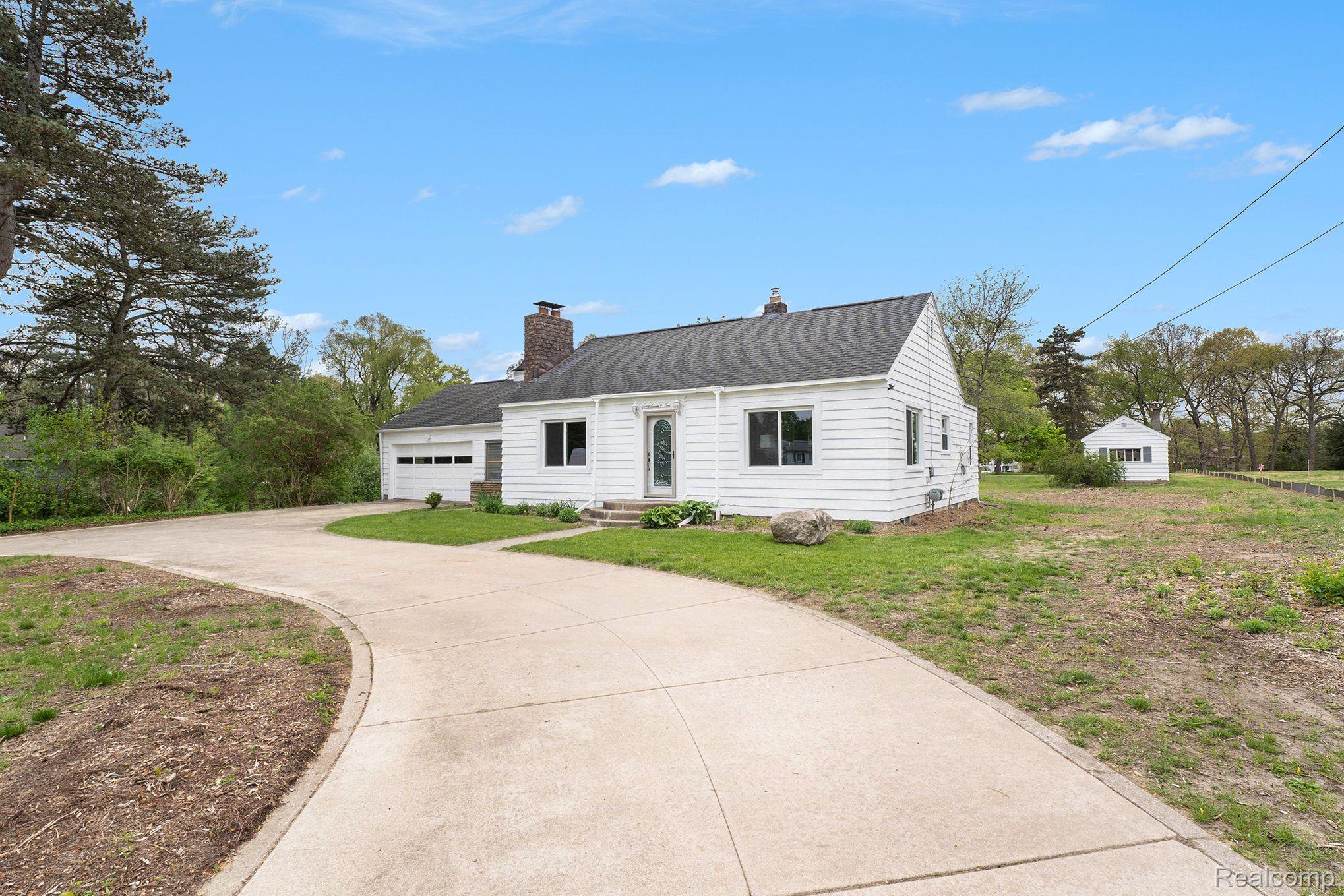 3701 Clintonville Road Waterford, MI 48329 - Photo 9 of 19 Gallery Image 9