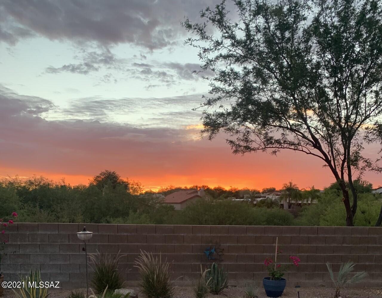 11235 North Sawtooth Road Tucson, AZ 85737 - Photo 1 of 14