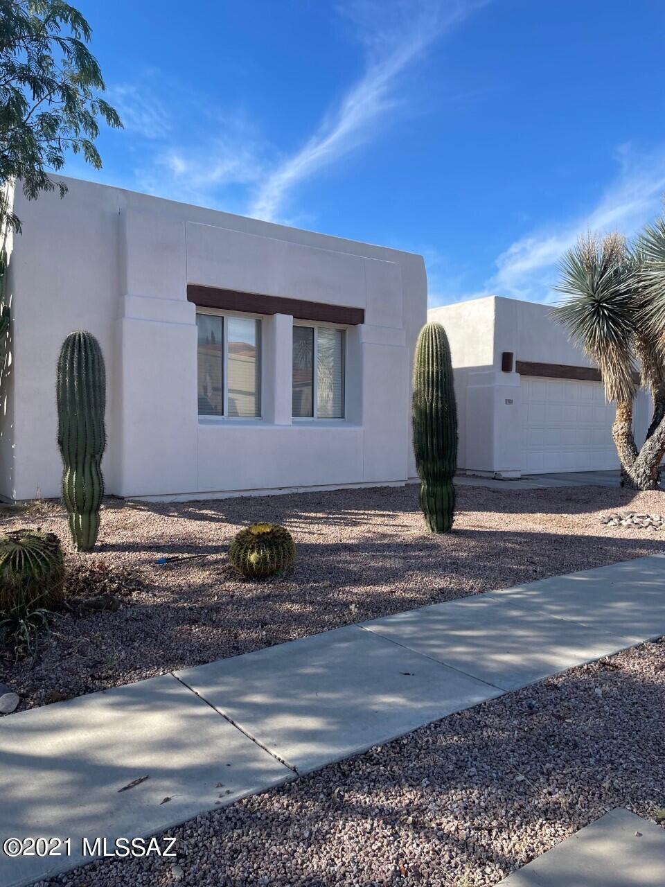 11235 North Sawtooth Road Tucson, AZ 85737 - Photo 2 of 14