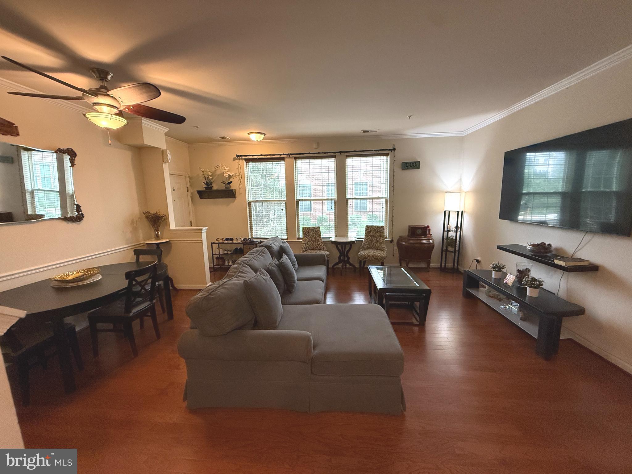4908 Dane Ridge Circle Woodbridge, VA 22193 - Photo 5 of 17 Living Room