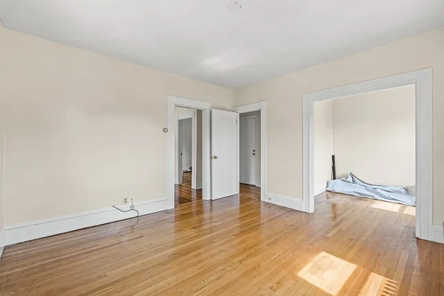 $3,200 | 16 Porter Street, Unit 2, Somerville, MA 02143