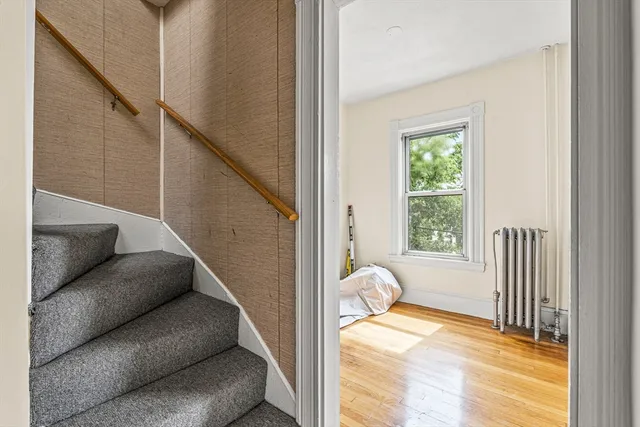 $3,200 | 16 Porter Street, Unit 2, Somerville, MA 02143