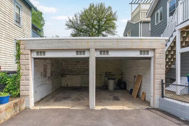 $3,200 | 16 Porter Street, Unit 2, Somerville, MA 02143