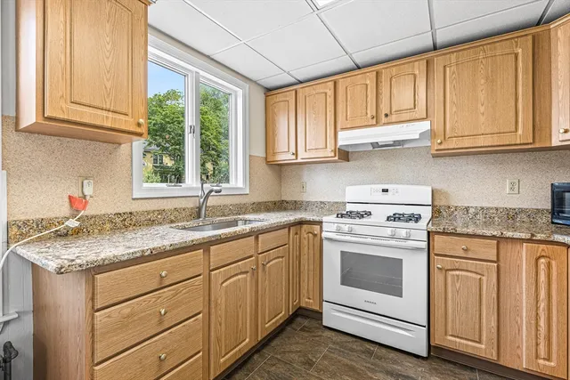 $3,200 | 16 Porter Street, Unit 2, Somerville, MA 02143