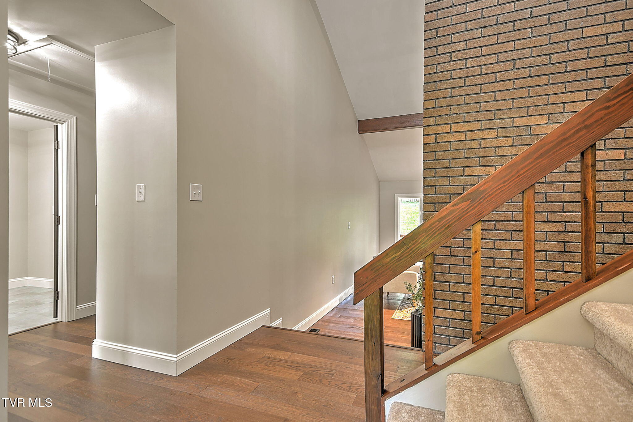 224 Greenway Road Bristol, TN 37620 - Photo 9 of 82 10-web-or-mls-224 Greenway KB-11