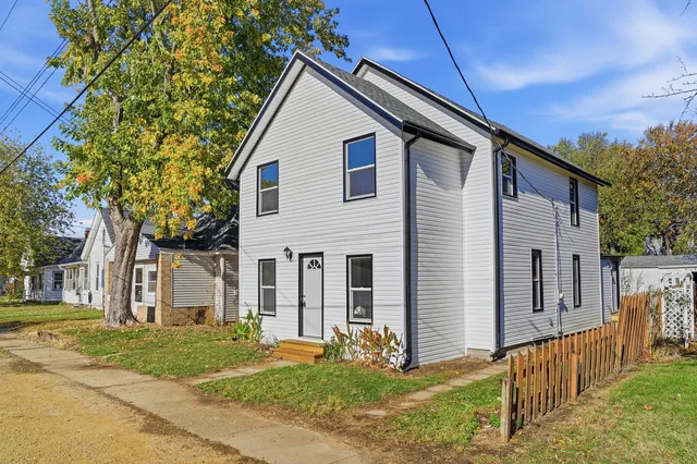 $132,900 | 1213 West 4th Street, Dixon, IL 61021