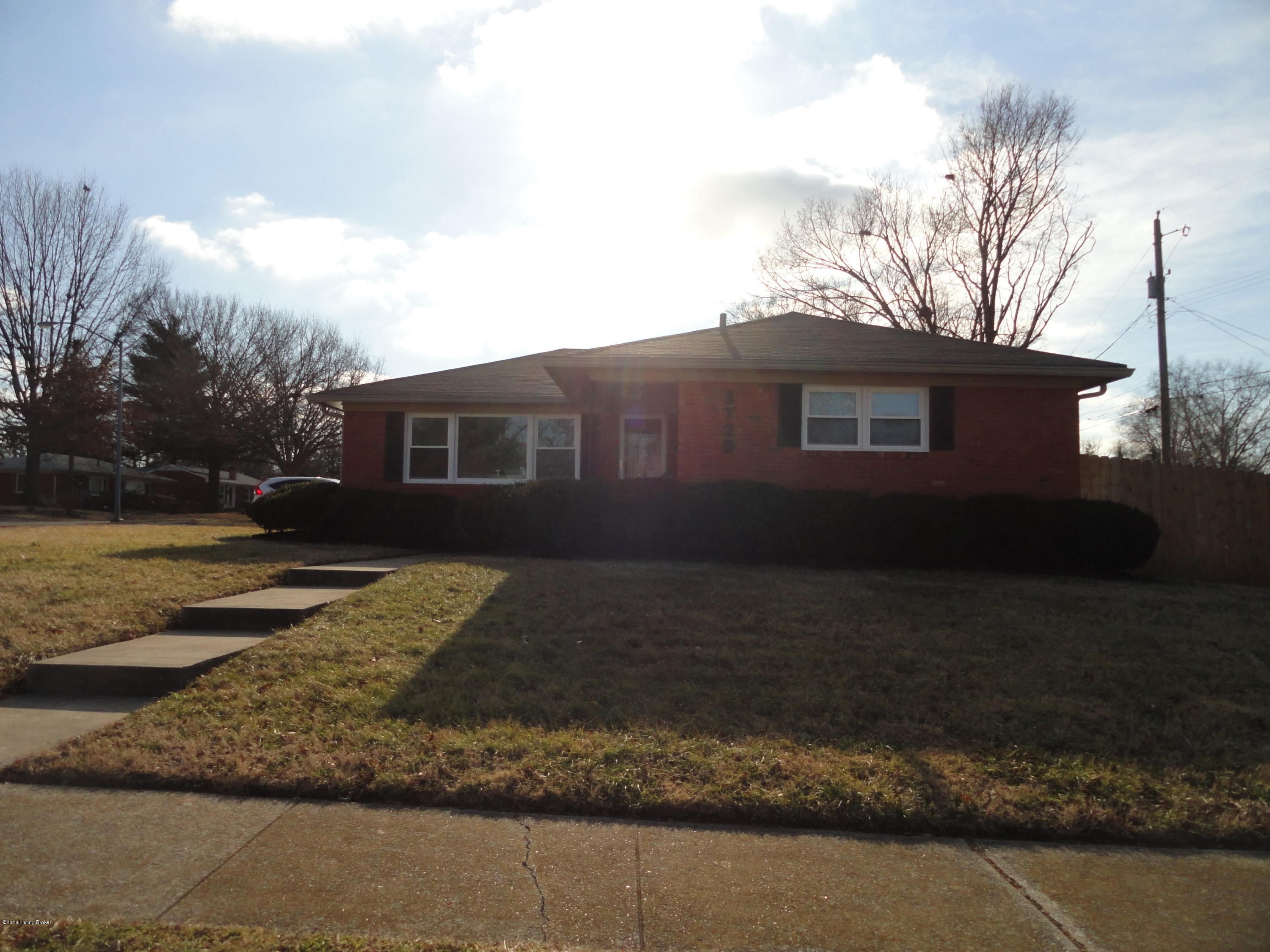 3729 Chatham Road Louisville, KY 40218 - Photo 2 of 29 front of home