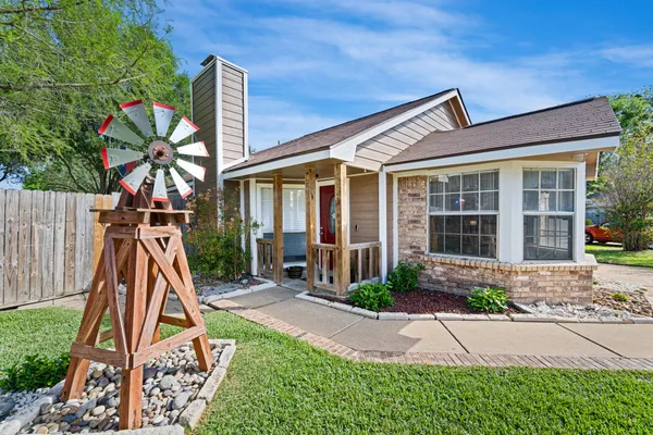 $210,000 | 1804 Spruce Drive, Rosenberg, TX 77471