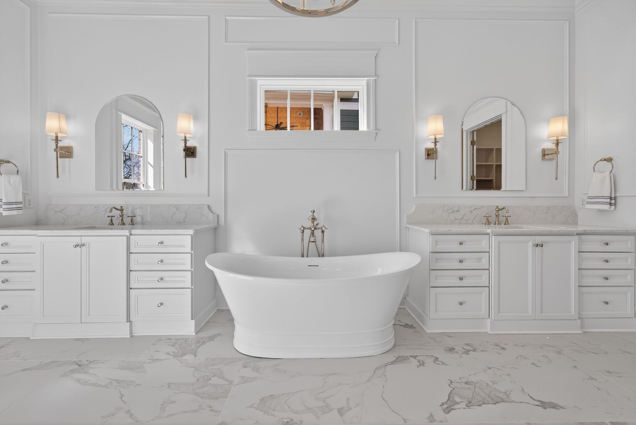 7042 Kinderhook Road Nashville, TN 37221 - Photo 45 of 87 a spacious bathroom with a double vanity sink mirror and bathtub