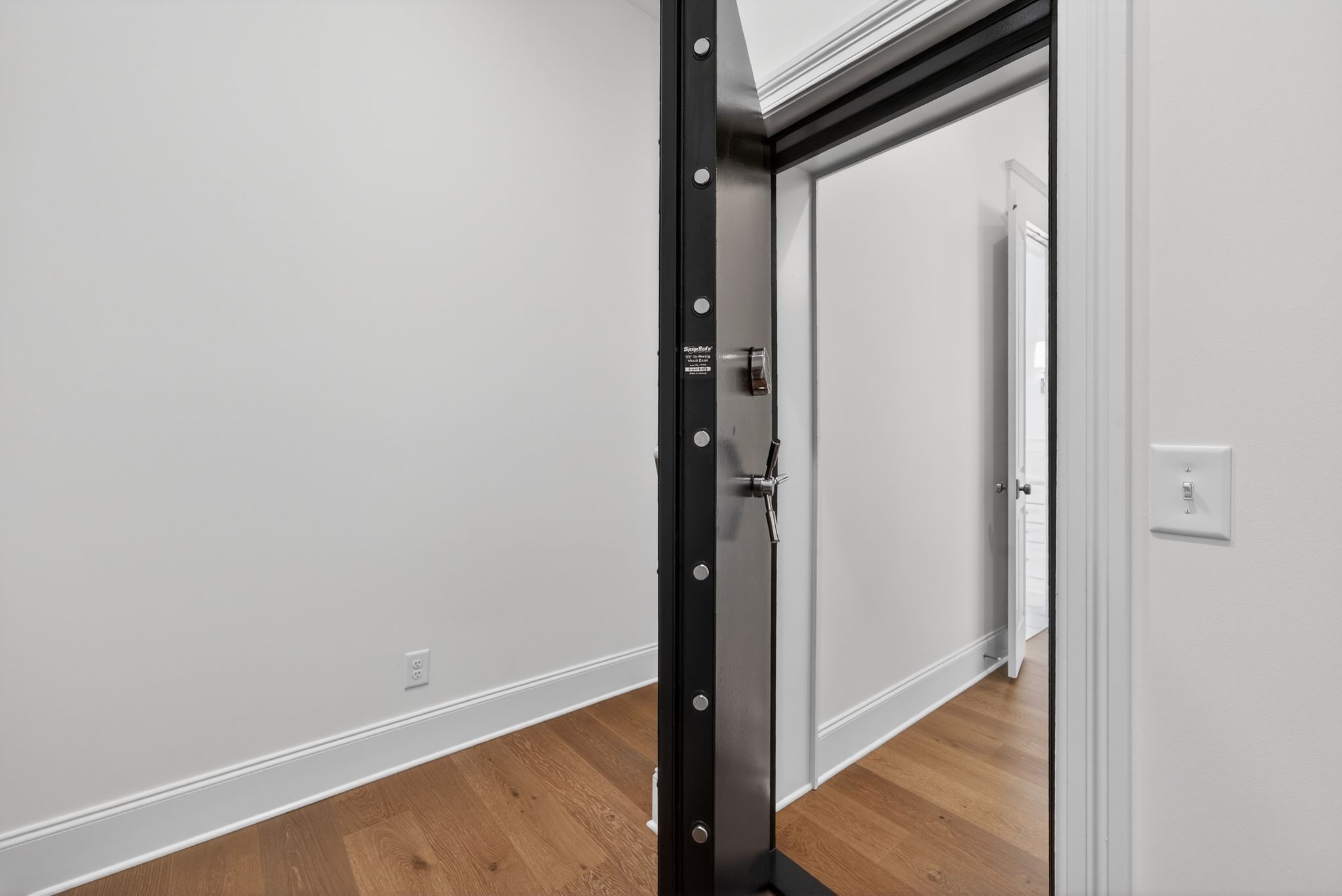 7042 Kinderhook Road Nashville, TN 37221 - Photo 53 of 87 a view of front door