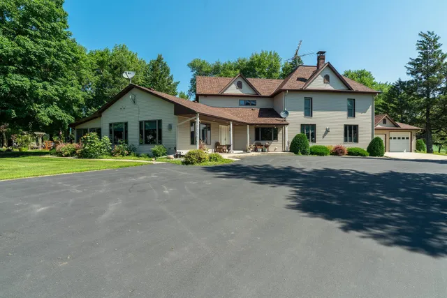 $699,000 | 13698 Maple Road, Mapleton, MN 56065