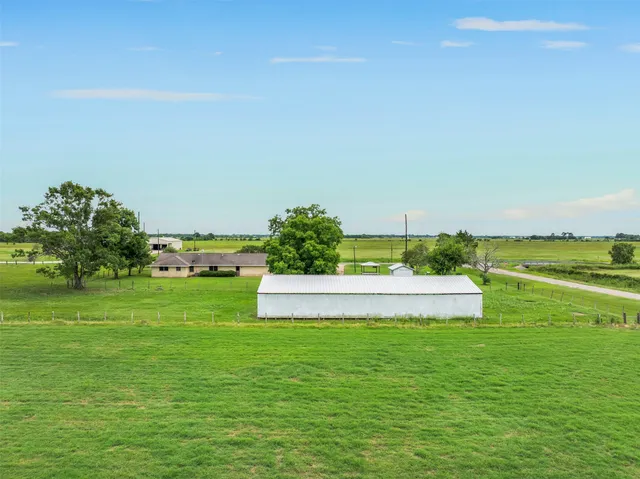 a view of a golf course with a area