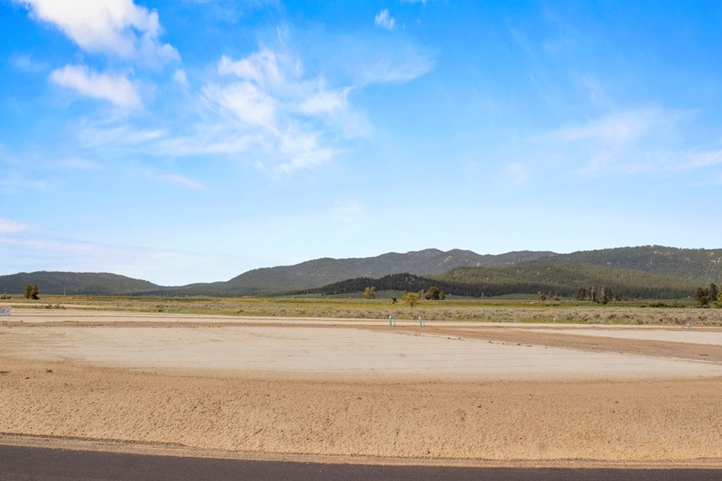 L5-b2 L5-b2 Lazy River Street, Unit 5 Cascade, ID 83611 - Photo 5 of 9 Corner Lot With Sweet Views