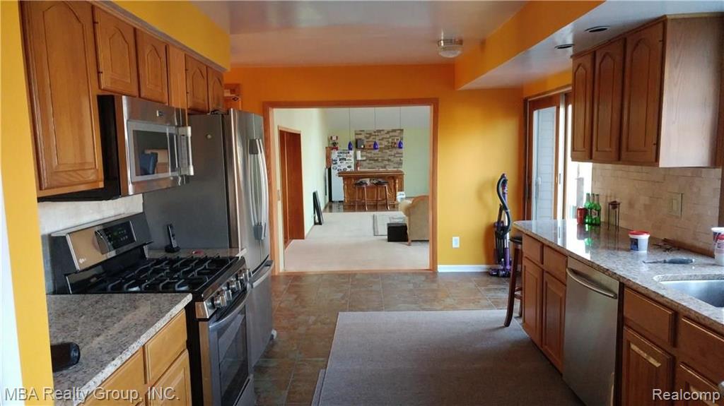 22271 West River Road Grosse Ile, MI 48138 - Photo 15 of 41