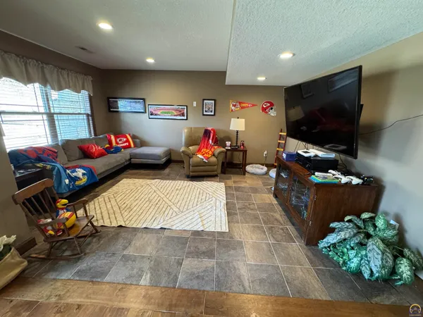 $535,000 | 6021 Northwest Button Road, Topeka, KS 66618