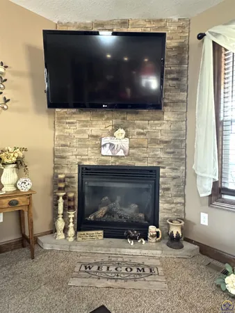 $535,000 | 6021 Northwest Button Road, Topeka, KS 66618