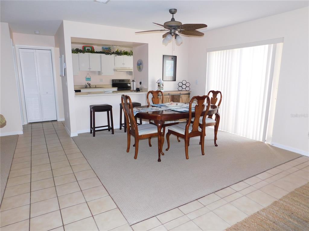 40 Dale Place Oldsmar, FL 34677 - Photo 7 of 32 a view of a dining room with furniture