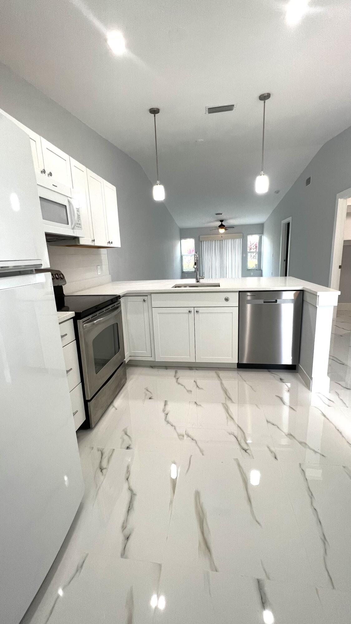 8743 Rheims Road, Unit B Boca Raton, FL 33496 - Photo 7 of 32 20230617164814514478000000-o