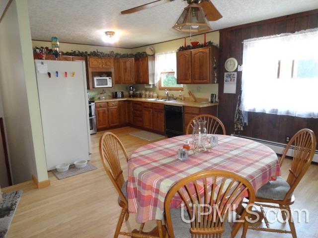 401 Maple Street Bergland, MI 49947 - Photo 6 of 30