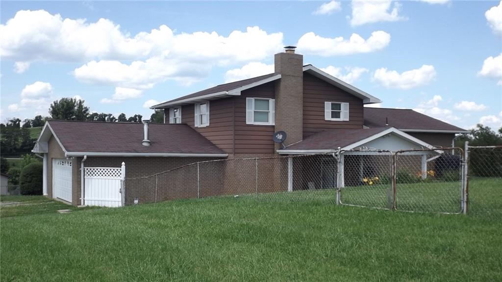 140 Messmore Road McClellandtown, PA 15458 - Photo 4 of 24