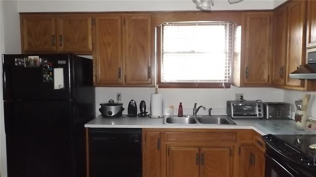 140 Messmore Road McClellandtown, PA 15458 - Photo 6 of 24