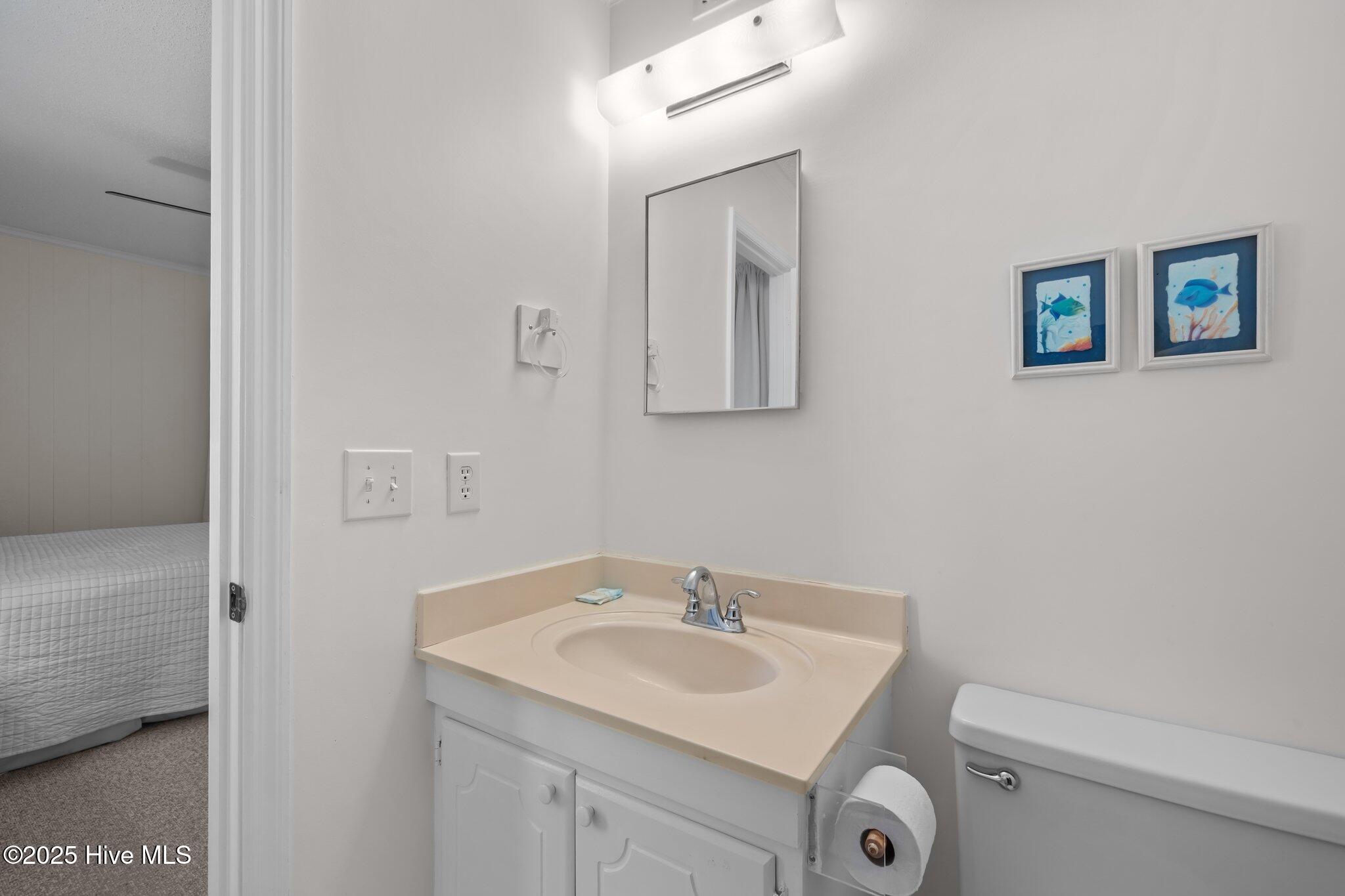 2008 East Fort Macon Road, Unit H13 Atlantic Beach, NC 28512 - Photo 17 of 40 Primary Bath