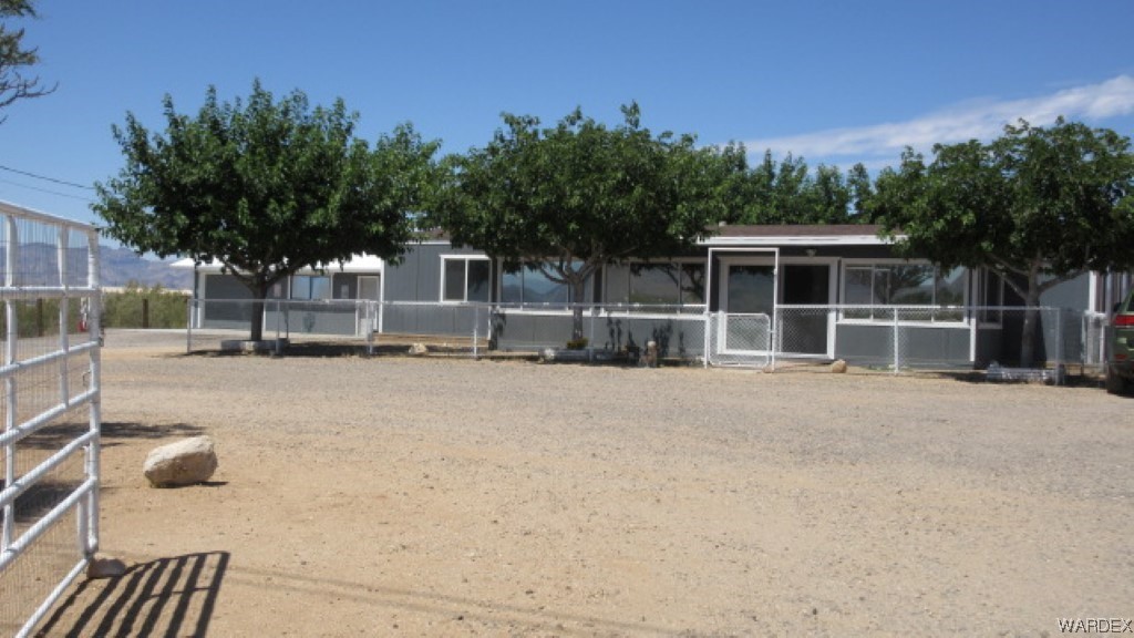 3469 Adobe Road Golden Valley, AZ 86413 - Photo 3 of 40