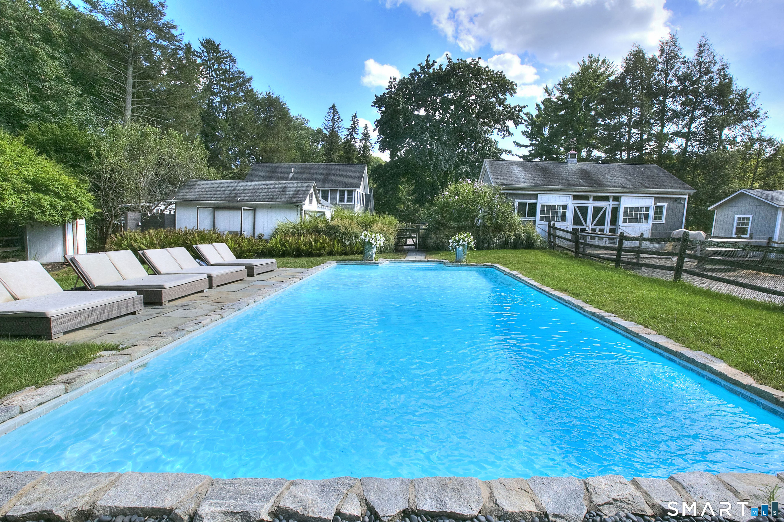 160 Cedar Road Fairfield, CT 06890 - Photo 23 of 39 Gallery Image 23