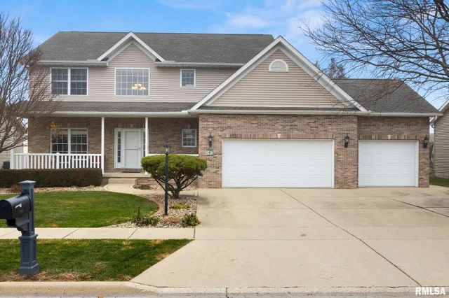 $405,000 | 1413 Aspen Drive, Washington, IL 61571